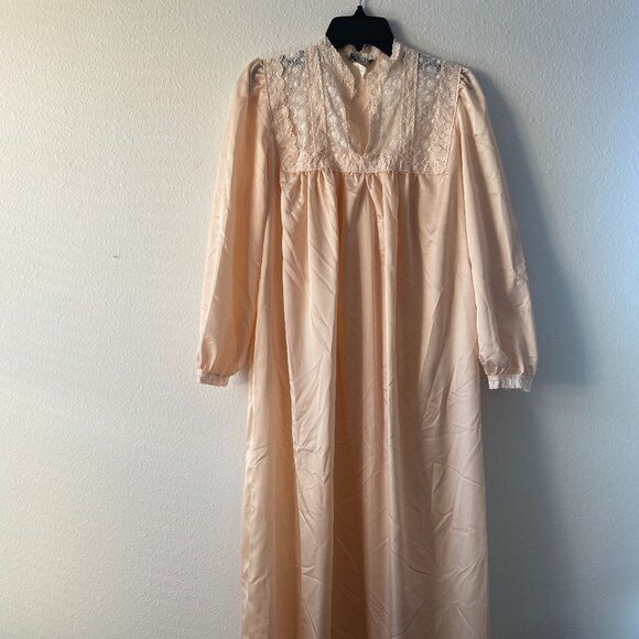 Vintage Christian Dior Satin women Lingerie Nightgown Peach Lace Trim Size P S